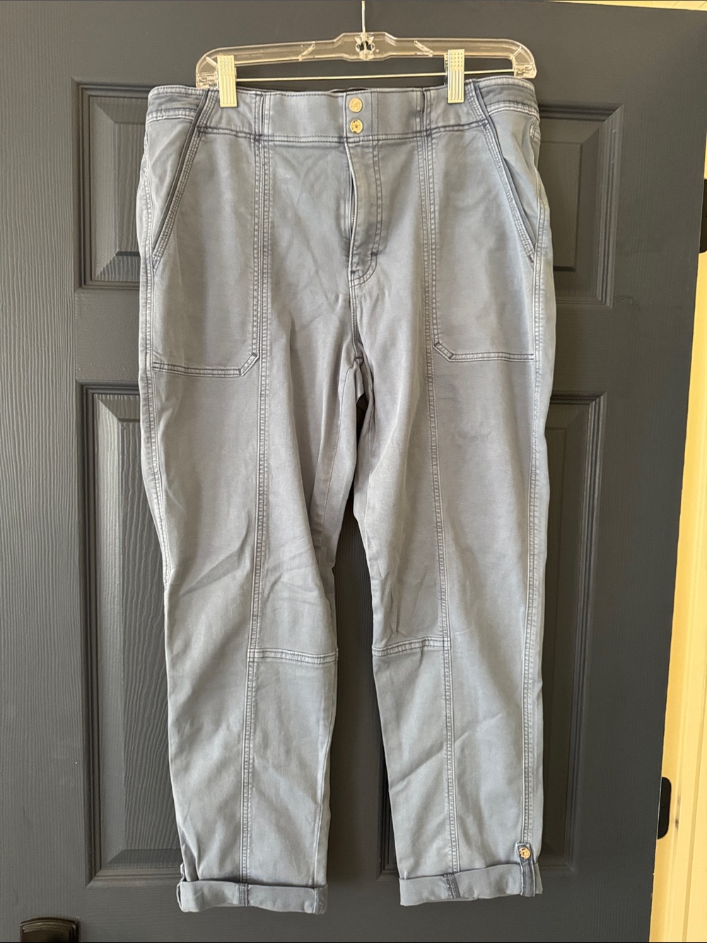 White House Black Market Women's Light Gray Cargo Crop Pants